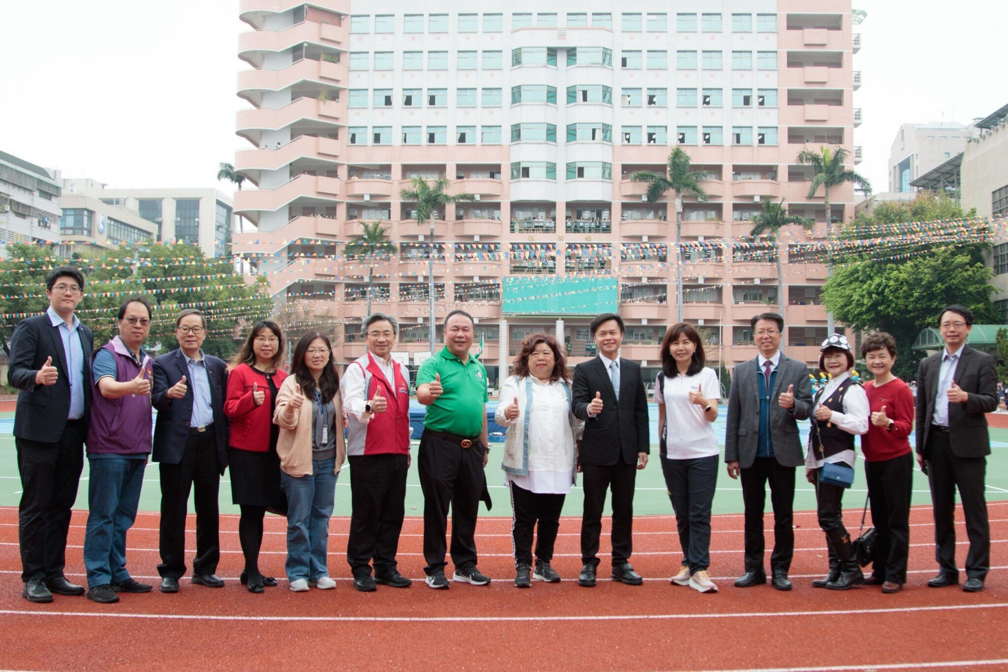 中女中105週年校慶暨運動場跑道啟用　林副秘書長見證：祝學子跑向美好未來