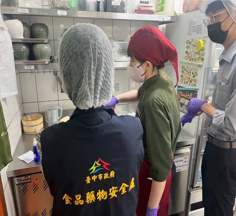 中市府啟動餐飲複合式稽查專案抽驗43件食材 1件不合格依規開罰3萬元 中市府啟動餐飲複合式稽查專案抽驗43件食材 1件不合格依規開罰3萬元