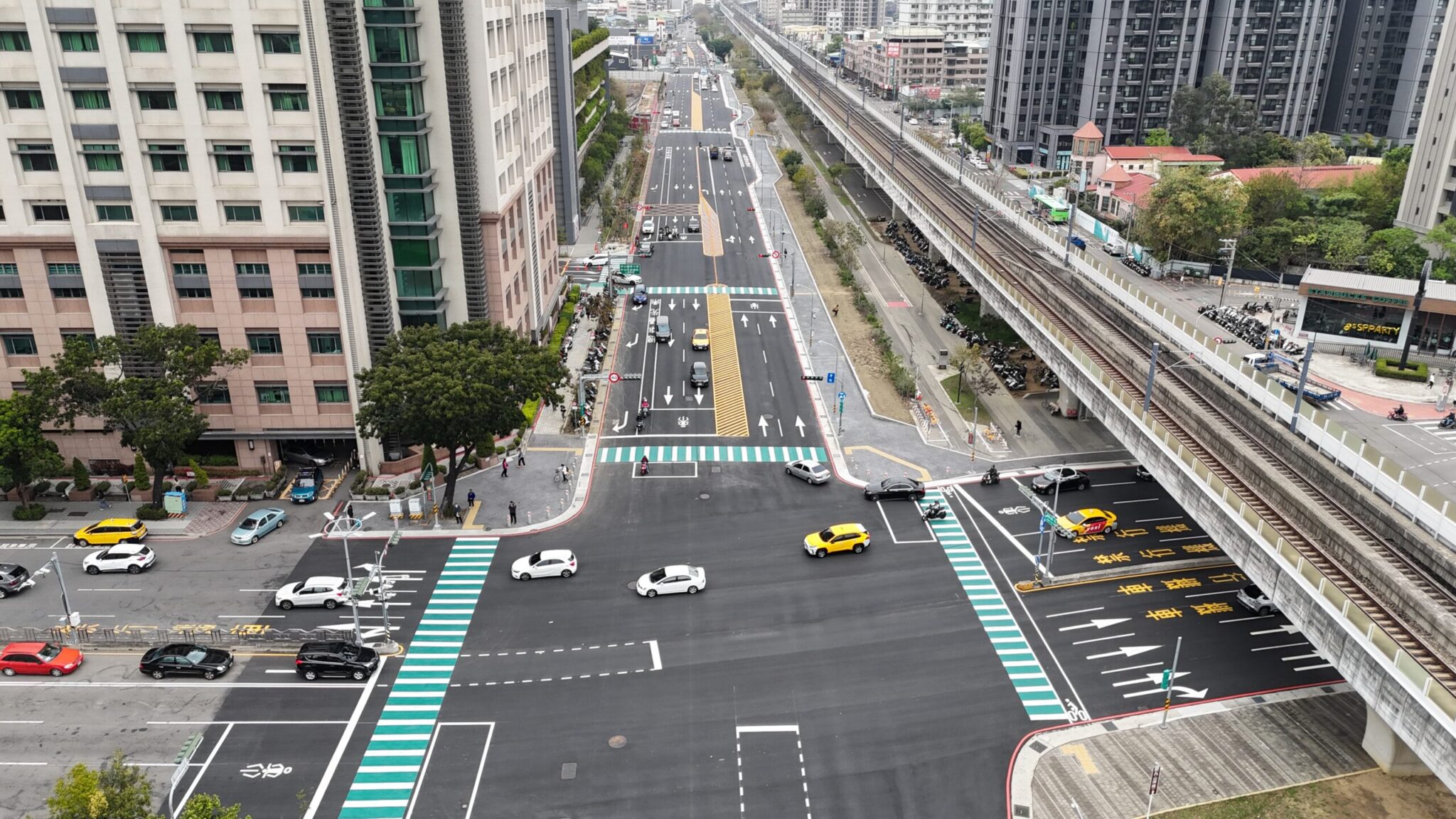 5.3億守護師生與就醫民眾通行安全！ 　中市南區建國北路拓寬完工通車