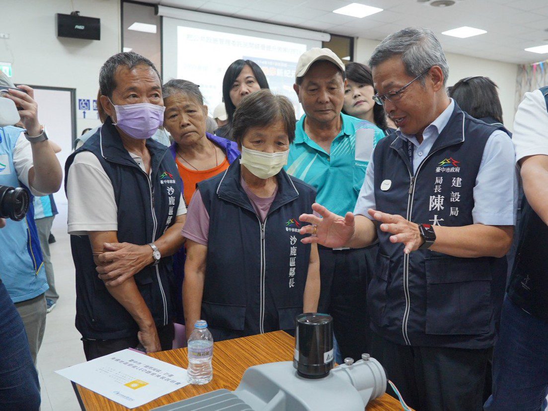 中市「增亮減碳」計畫年省8,000萬度電！　建設局辦說明會獲地方齊聲肯定