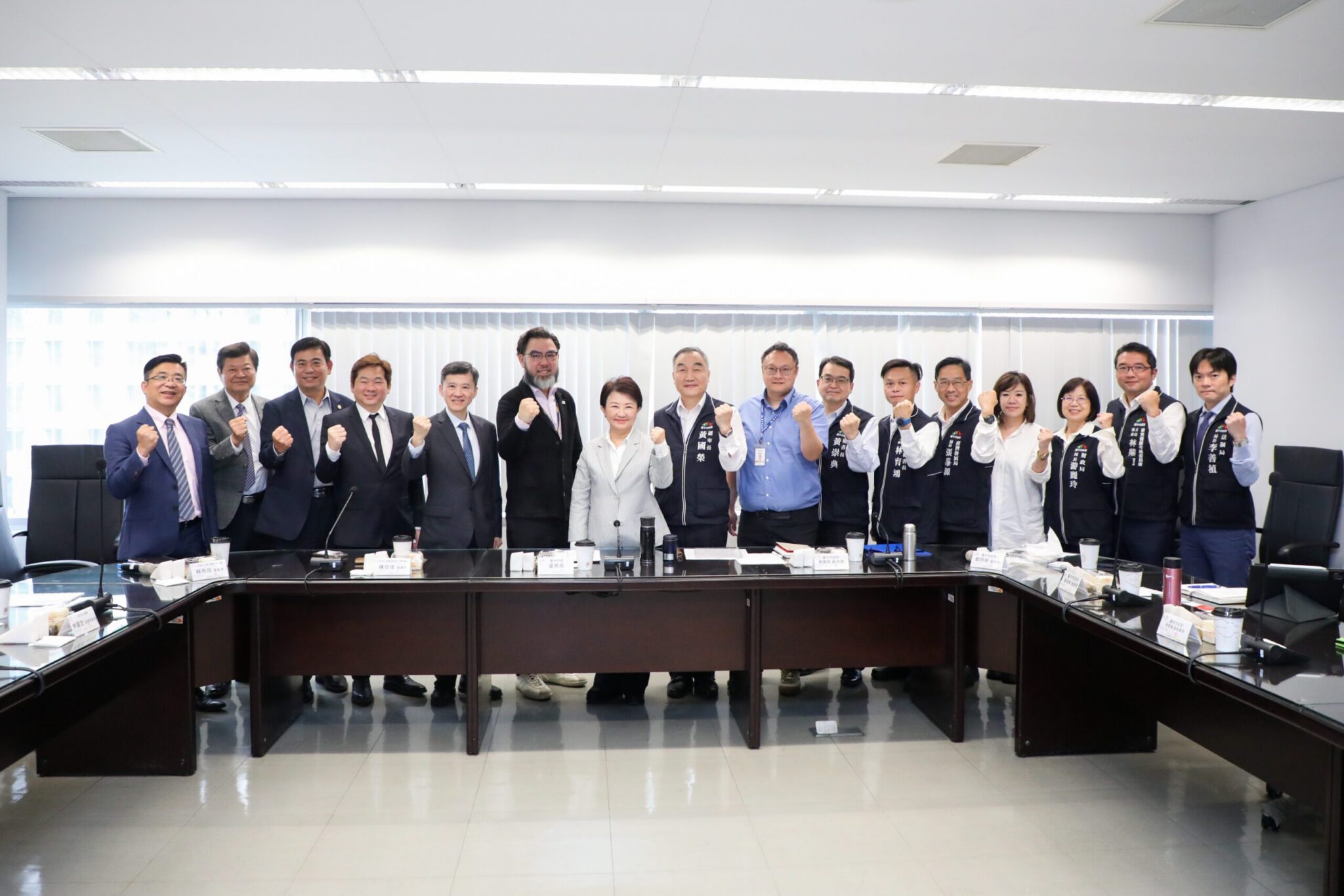 因應美國提升關稅 中市府邀公協會代表座談　盧市長提出2大訴求 助業者度難關
