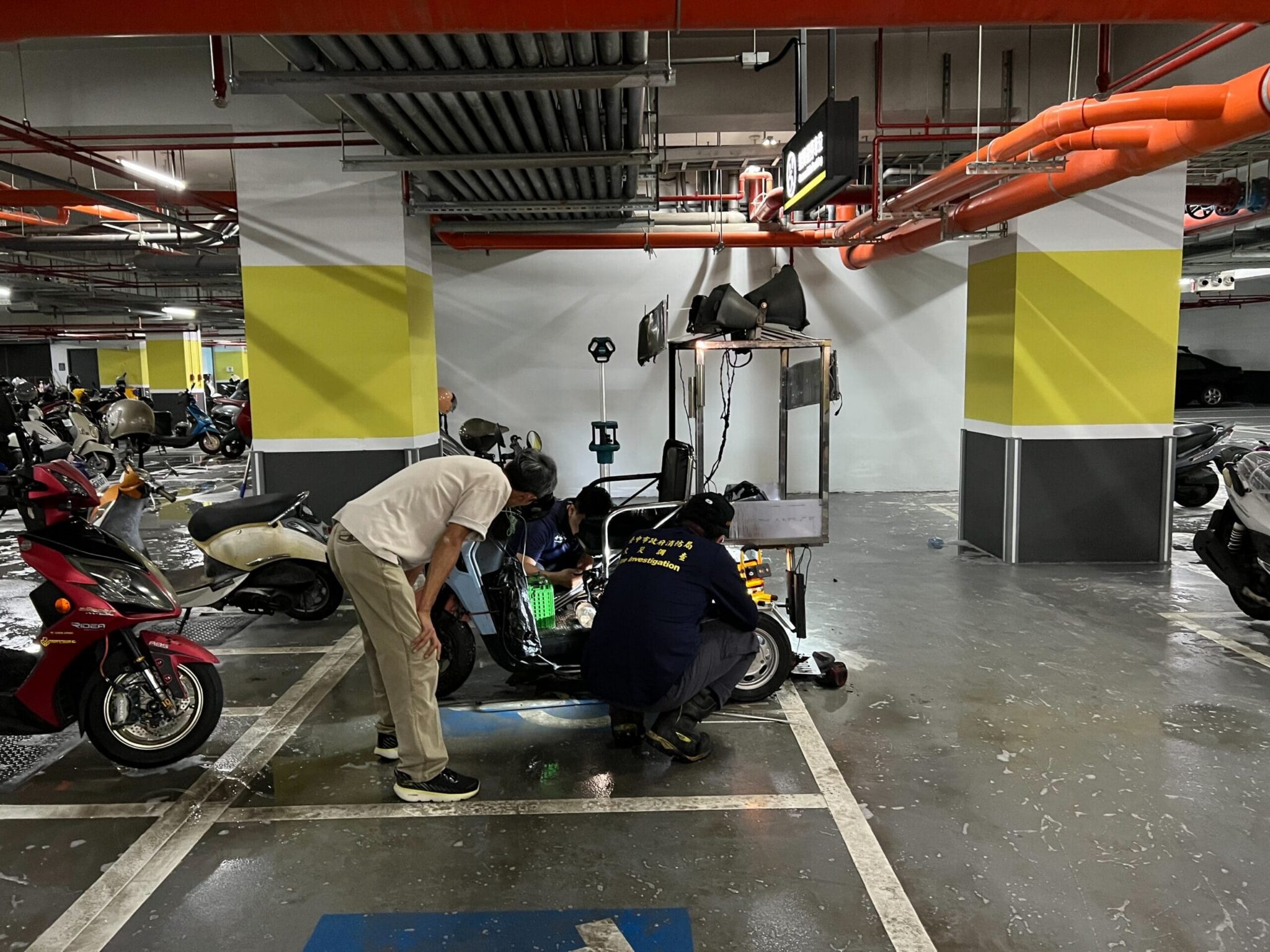 台中公園一期社宅地下室機車起火　住宅處：無人員傷亡、未波及其他車輛