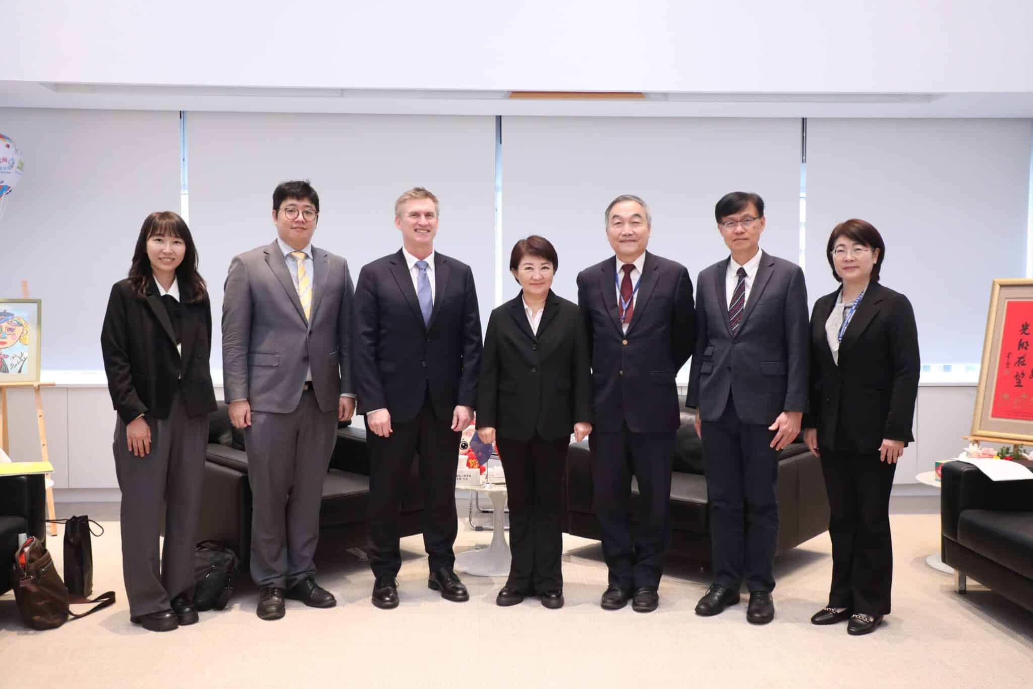 紐西蘭代表梁思齊訪中市府　盧市長盼深化台紐經貿與教育文化交流