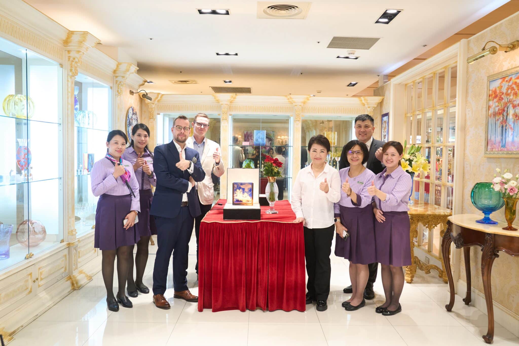幽默紳士帶路宣傳台中購物節！捷克駐台史坦格代表化身一日導遊　用味蕾與文化體驗台中「捷克風」魅力