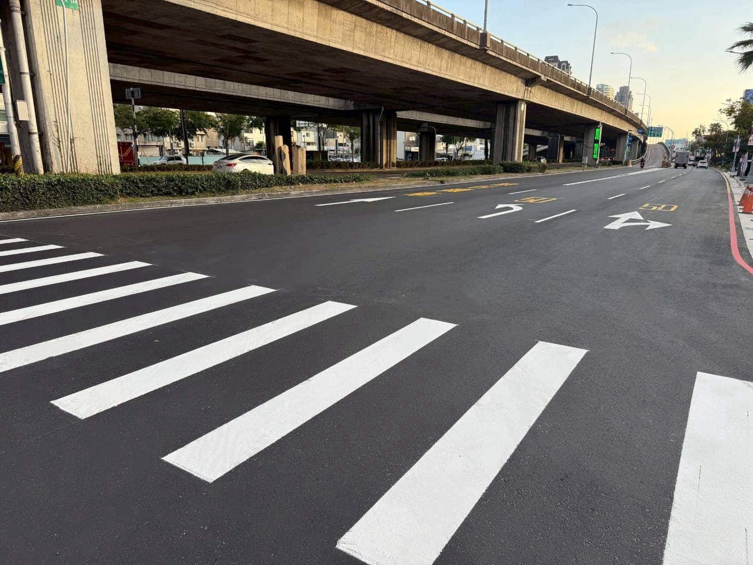 配合年末大型活動交通需求　中市完成環中路南向道路燙平
