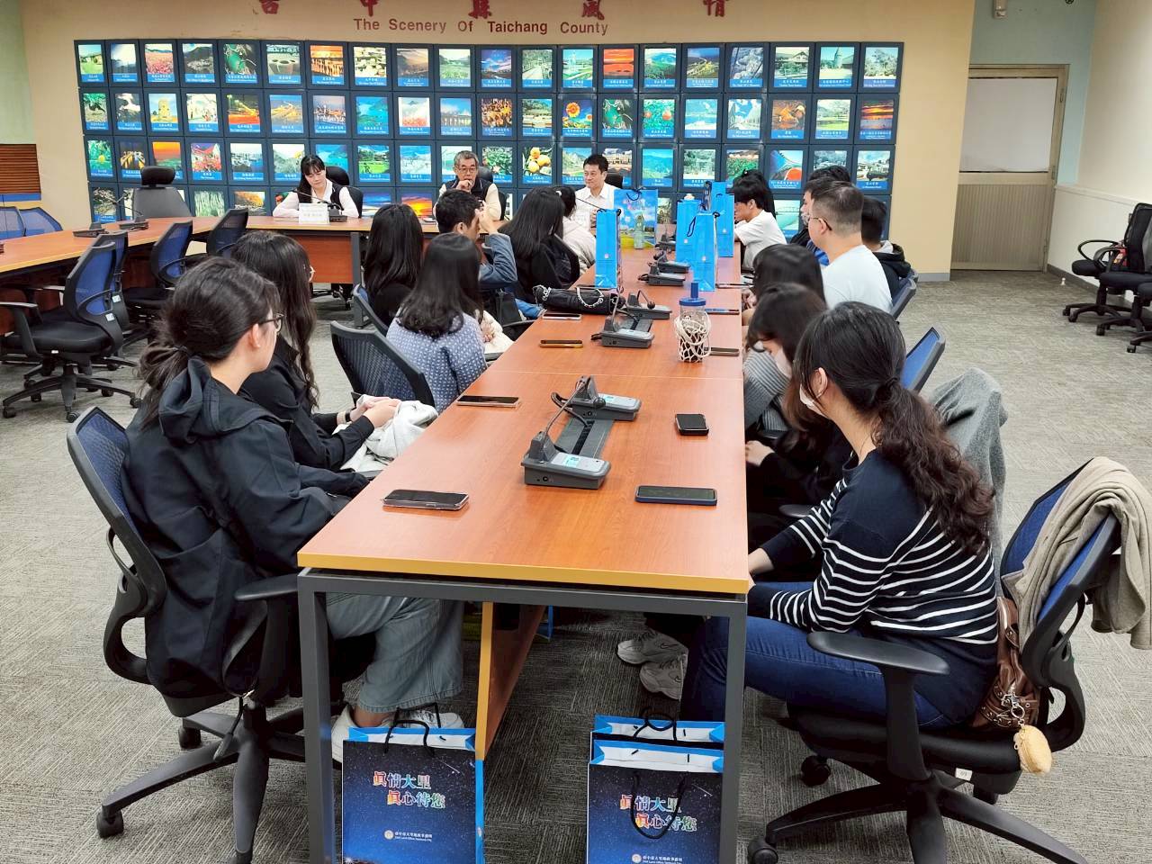 理論結合實務！　中市地政局促進公學交流　亞洲大學財法系師生參訪大里地政所