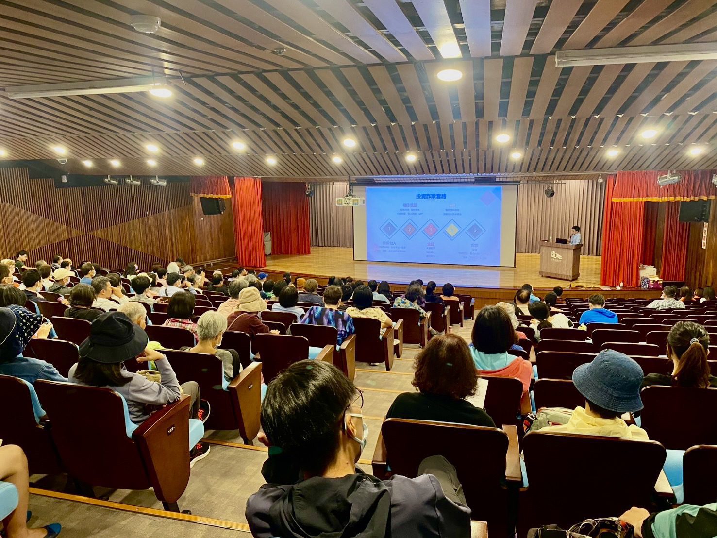 提升市民法治素養與防詐警覺力　中市法制局攜手文化局辦法治教育講座