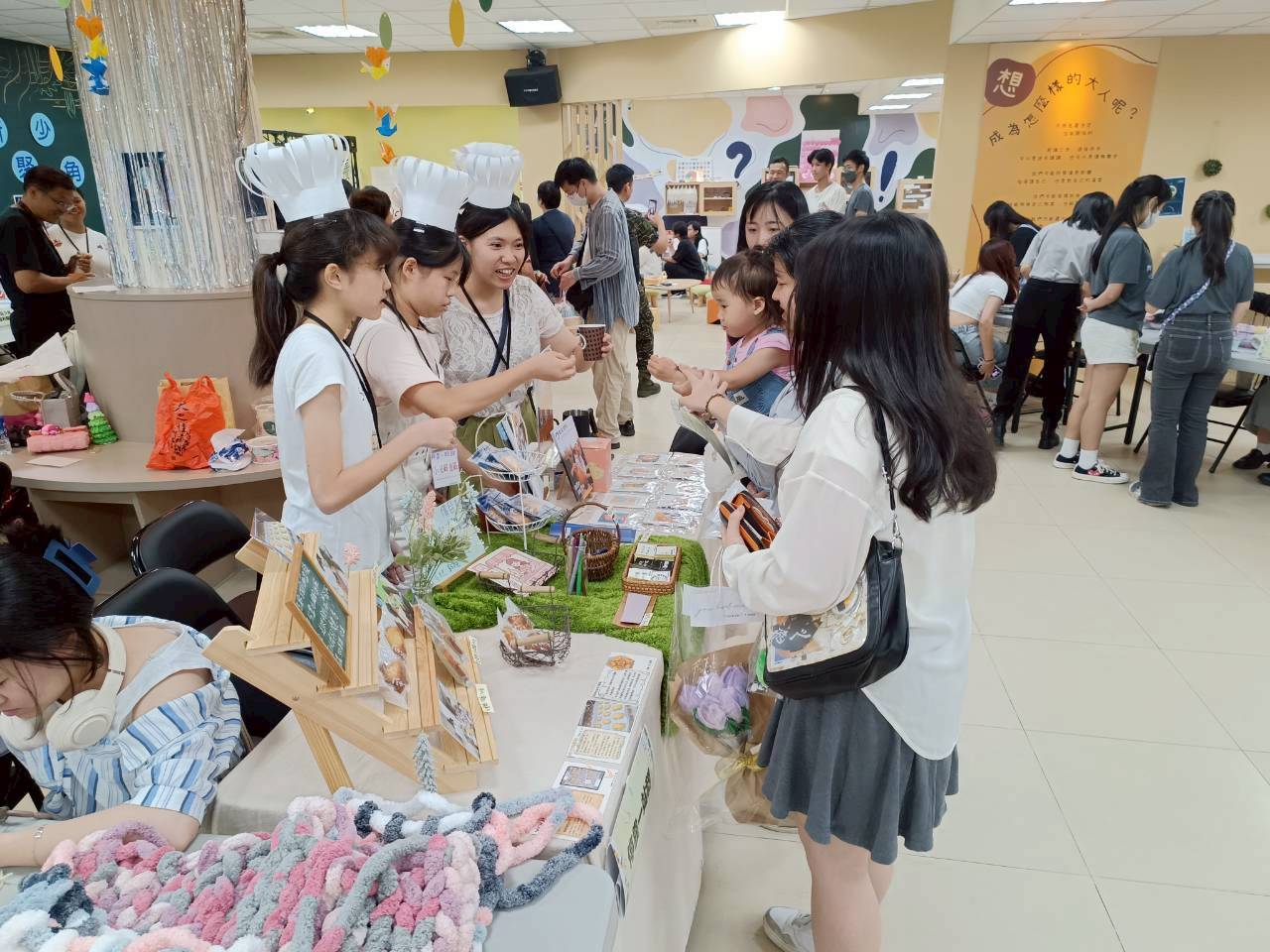 抓住夏日的尾巴　花漾青春館辦「癢癢的市集」展現青少年的熱情