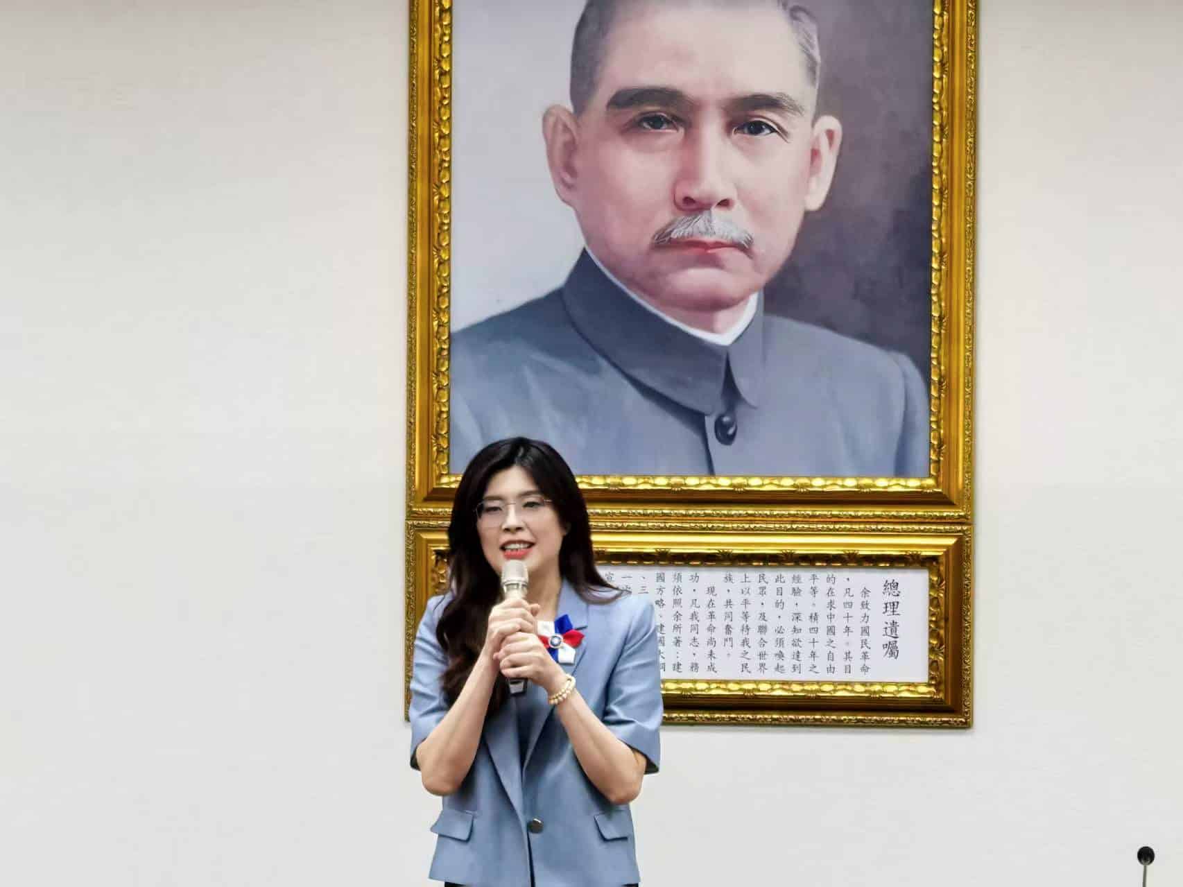 鄭麗文當選國民黨主席：「我是中國人」成選戰密語　黨內暗潮洶湧
