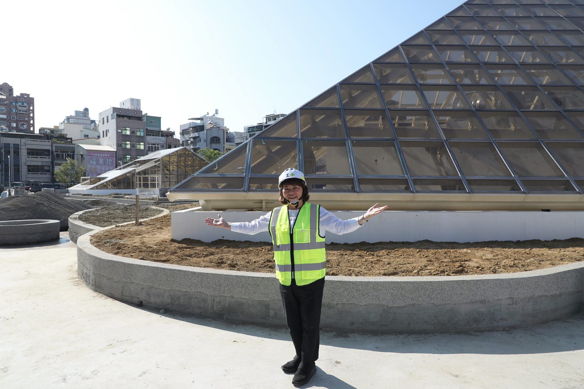 黃敏惠視察義昌公園地下停車場工程　兼顧停車、智慧與永續綠建築　打造嘉義市新地標