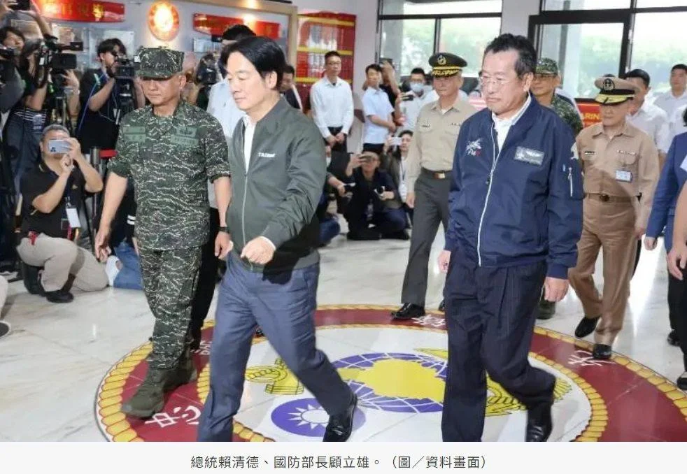 賴清德要公務員上戰場? 網友狂酸「先叫你兒子回來」、「投給你的先上」 賴清德要公務員上戰場? 網友狂酸「先叫你兒子回來」、「投給你的先上」