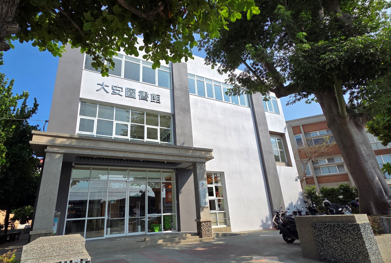 中市大安分館整修8/18重開館　祖孫齊讀冊 土地公保庇尚福氣