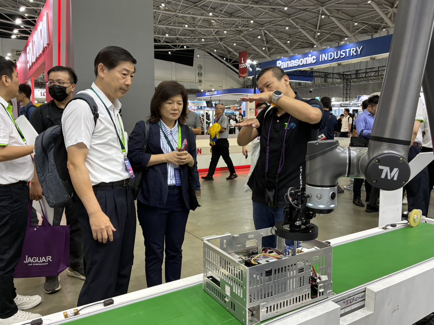技職接軌AI智慧製造！　全國智慧製造應用競賽登場　中市深化技職人才培育