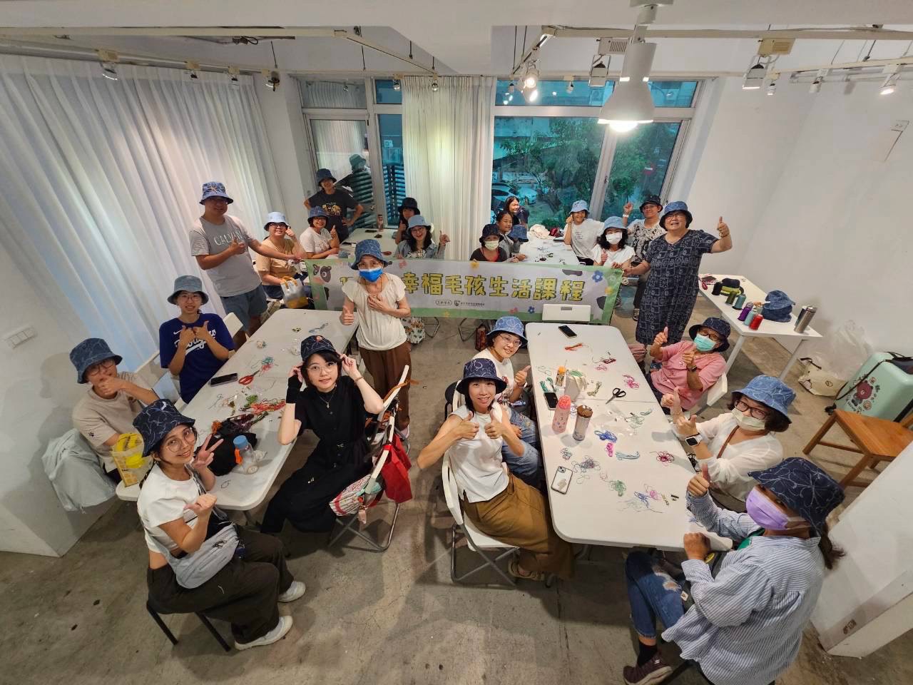 畫出心靈光影！　中市動保處「幸福毛孩課程」推藝術療癒 助飼主與毛孩共好