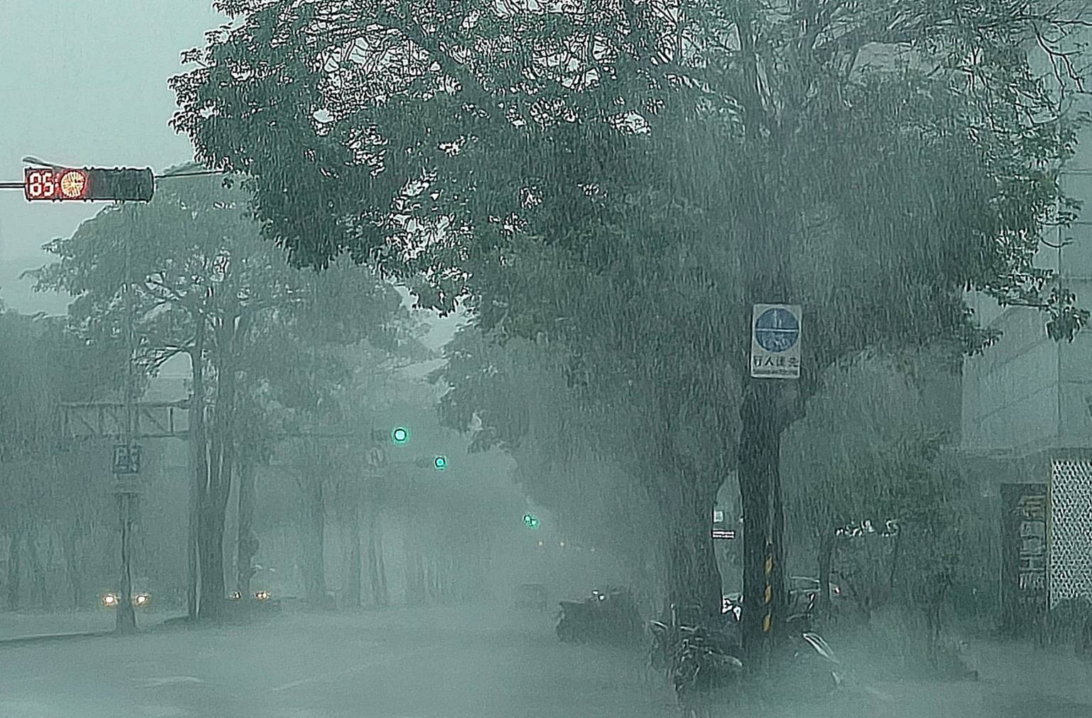 基北北桃宜大雷雨狂炸！冰雹、9級強風恐來襲　山區慎防溪水暴漲