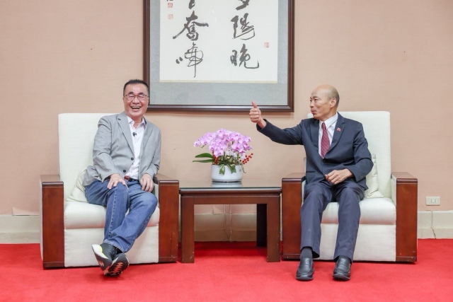 李四川拜會老長官　韓國瑜開心比讚掛保證