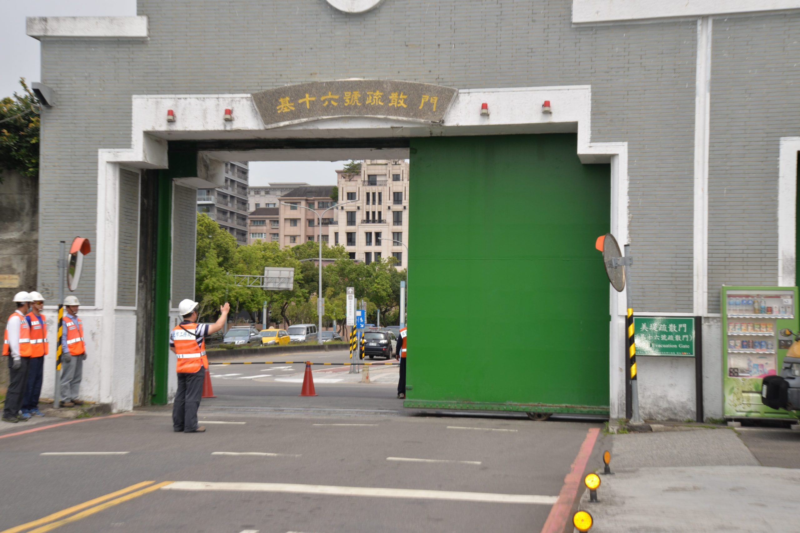 白海豚離台！北市紅黃線10日7時恢復禁停　車主速移車