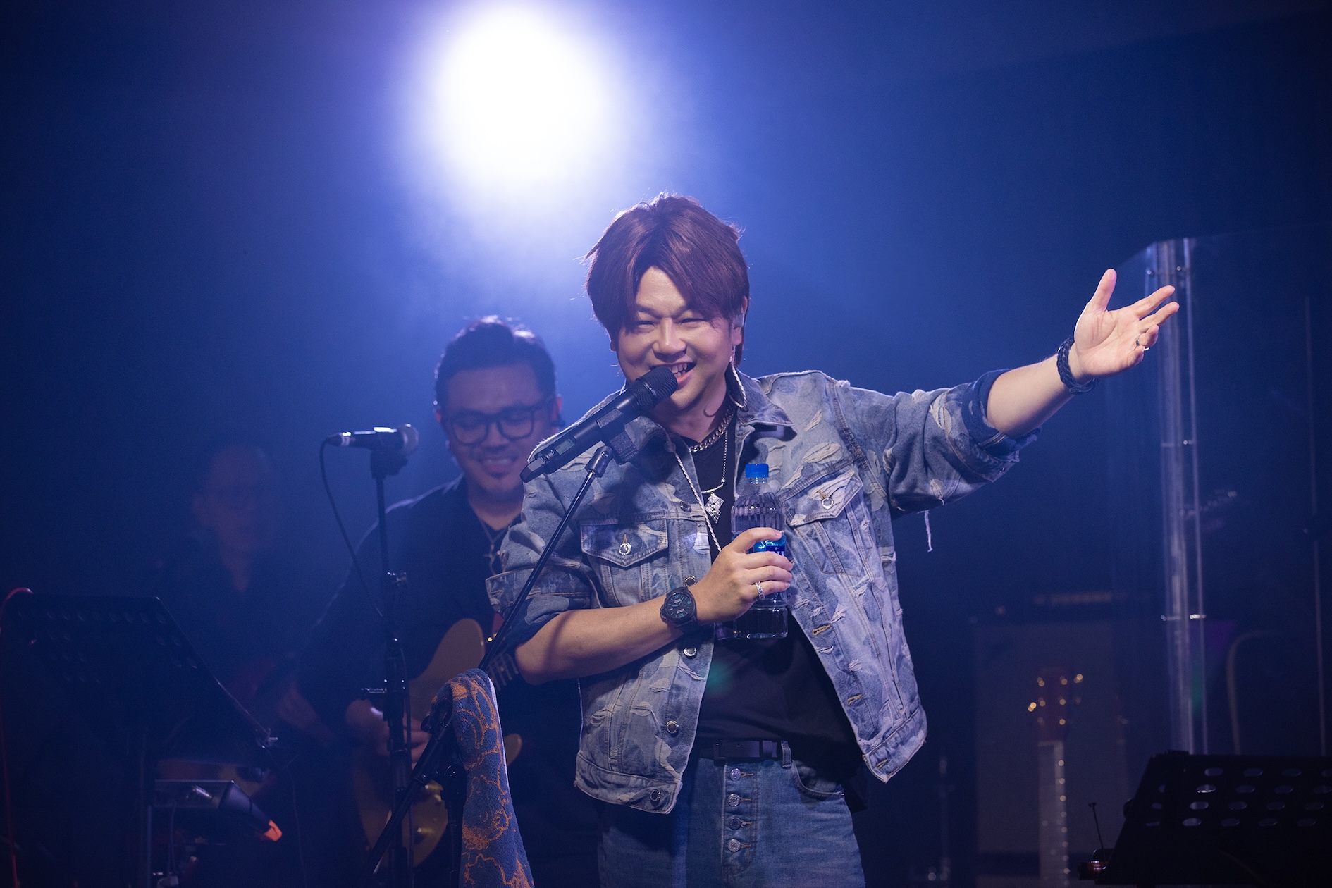 蘇震洋台中舉辦 LIVE SHOW 公開示愛 老婆羞紅臉