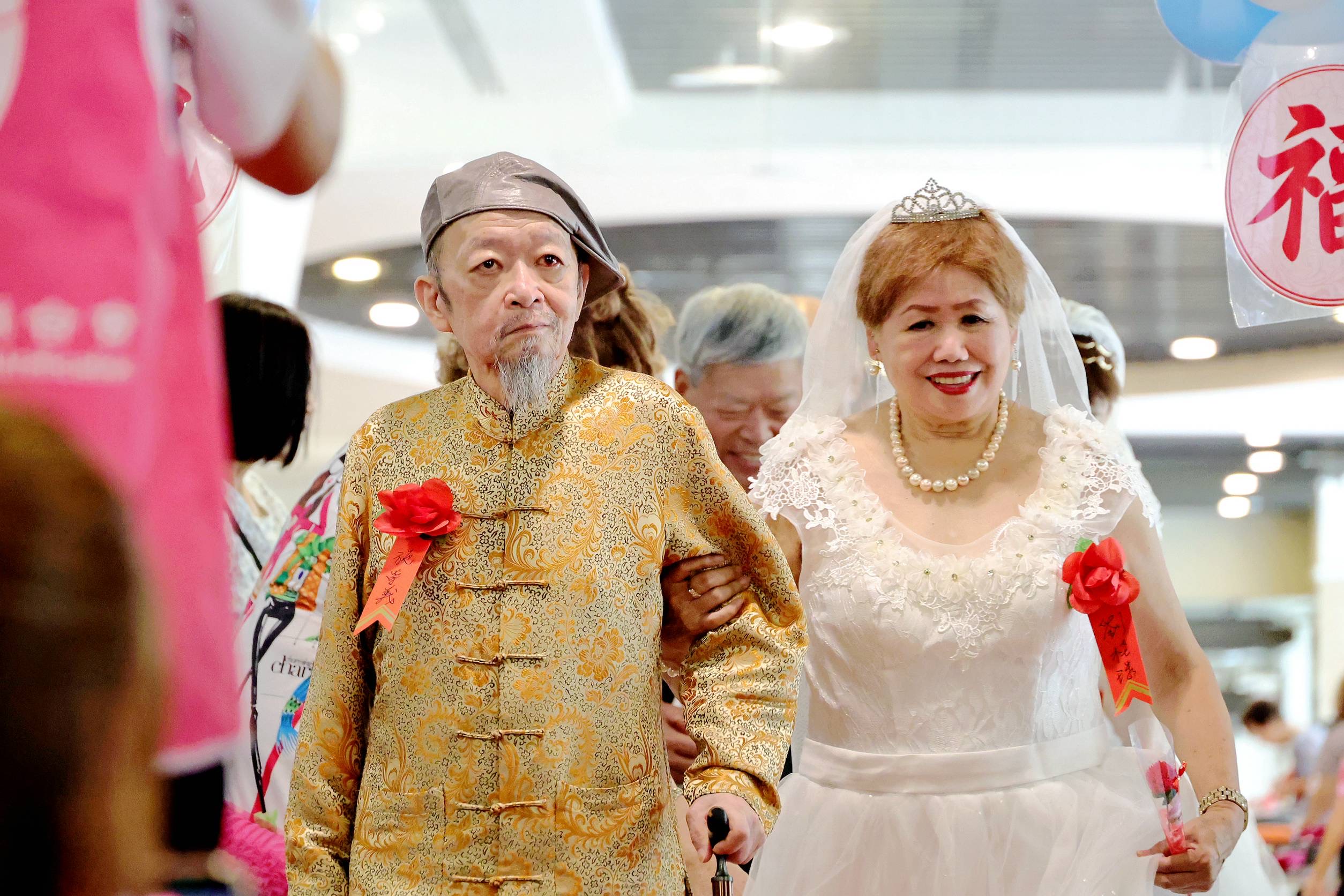 幸福婚紗祝福典禮　99歲阿公𢹂85歲阿嬤共同見證幸福時刻