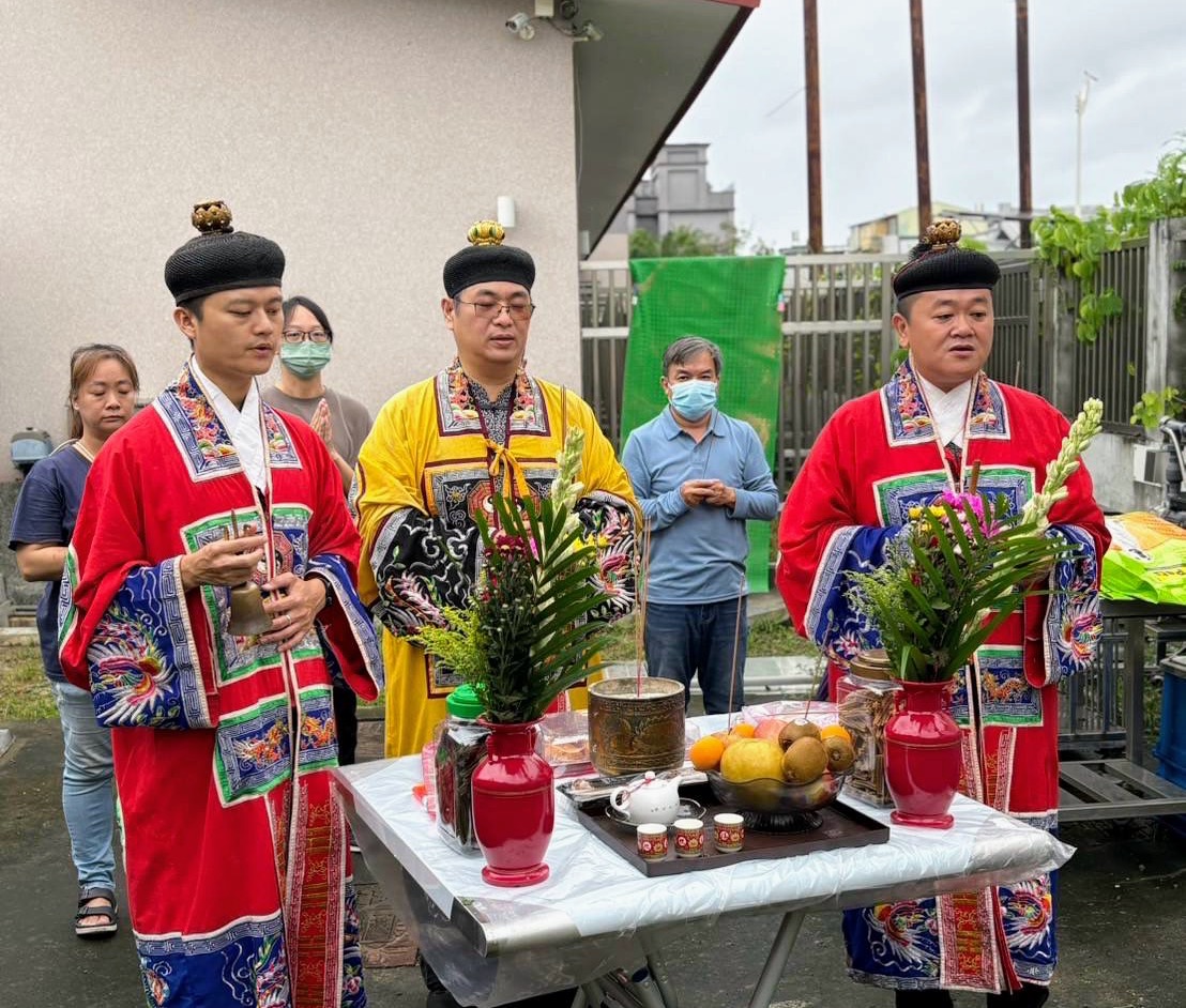 流浪毛孩最後一程 嘉義城隍爺赴動保園區超度拔薦 流浪毛孩最後一程 嘉義城隍爺赴動保園區超度拔薦