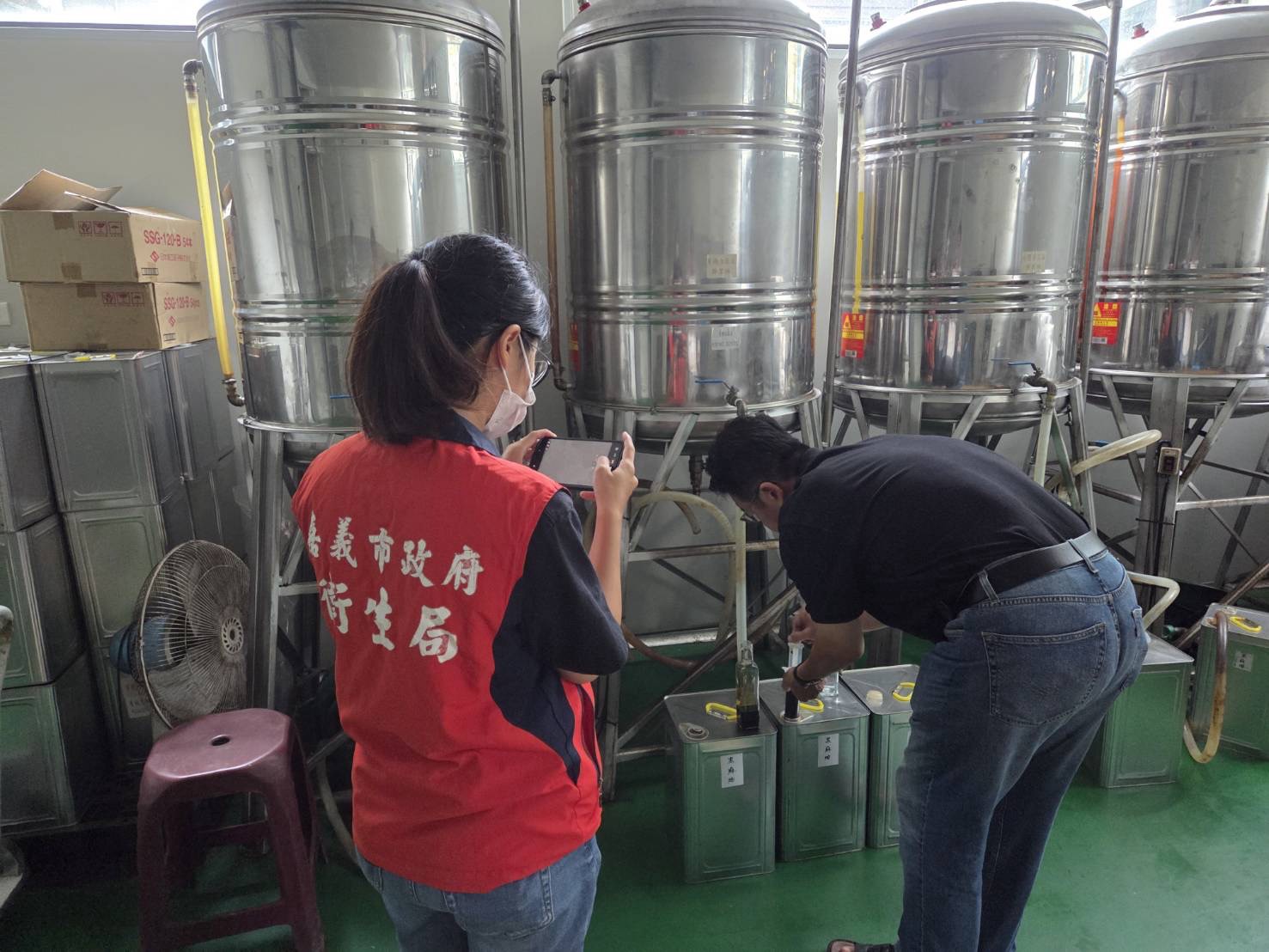 黑麻油苯駢芘超標！嘉義市府出手　216瓶全面下架
