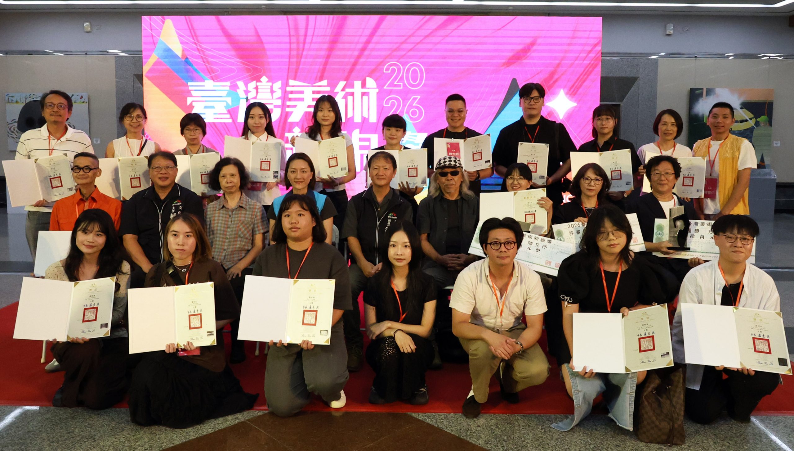陳又伃「花珀：記憶的顯影」奪新貌獎　跨域創作展現台灣藝術新風景