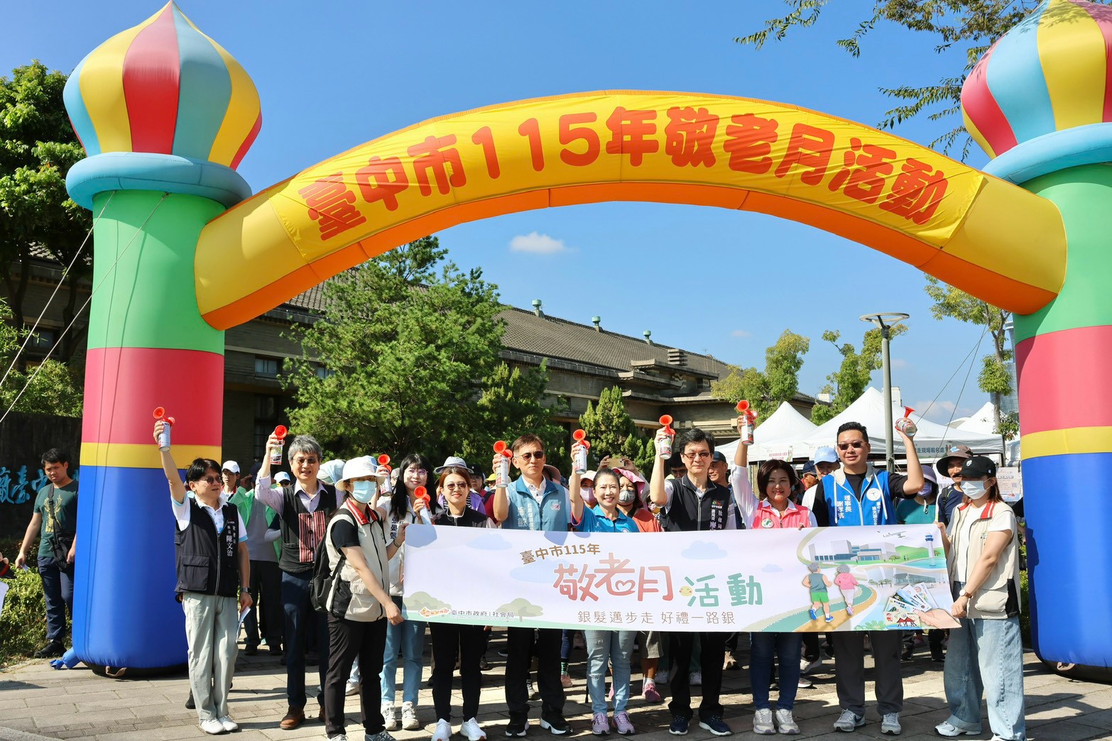 台中敬老月開跑　中彰投苗1300間銀髮友善商家送優惠