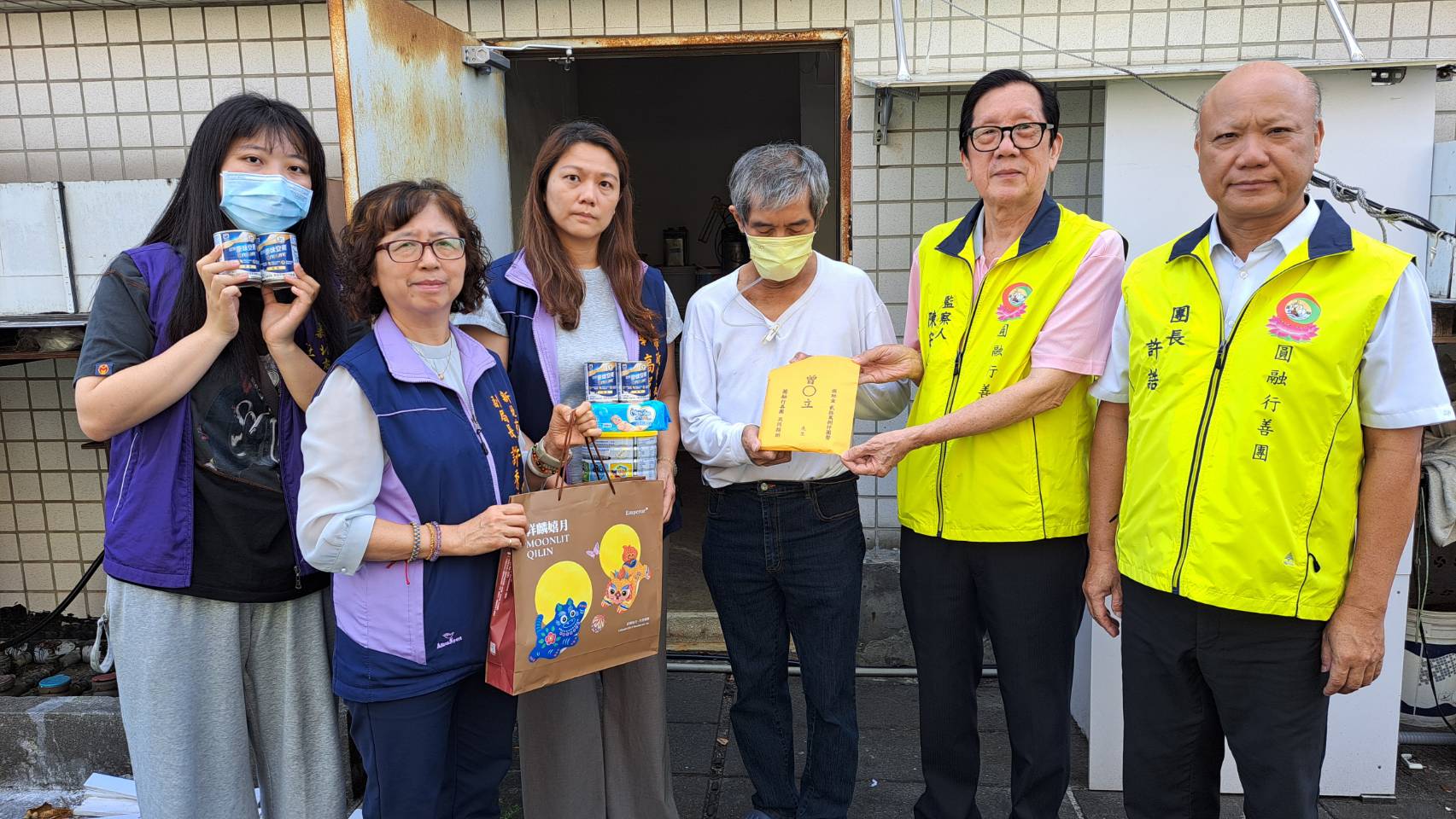 新莊區曾男罹癌與子女4人窩居頂樓加蓋 社福中心提報 圓融行善團濟助善款 新莊區曾男罹癌與子女4人窩居頂樓加蓋 社福中心提報 圓融行善團濟助善款