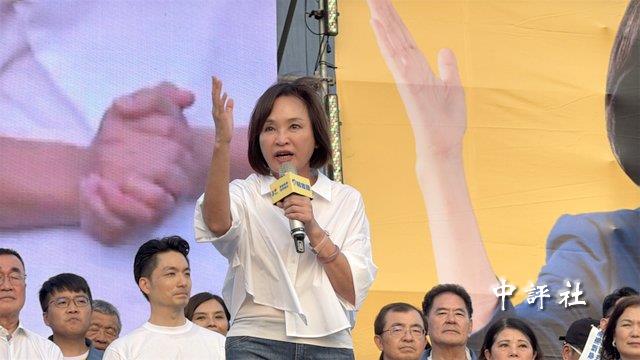 柯志恩首場大造勢　妙語如珠獲3萬群眾歡呼