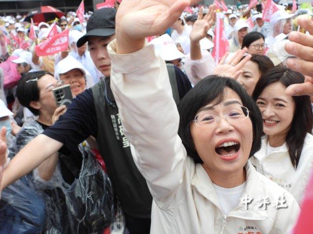 蘇貞昌家族再戰新北 蘇巧慧萬人造勢秀實力 蘇貞昌家族再戰新北 蘇巧慧萬人造勢秀實力