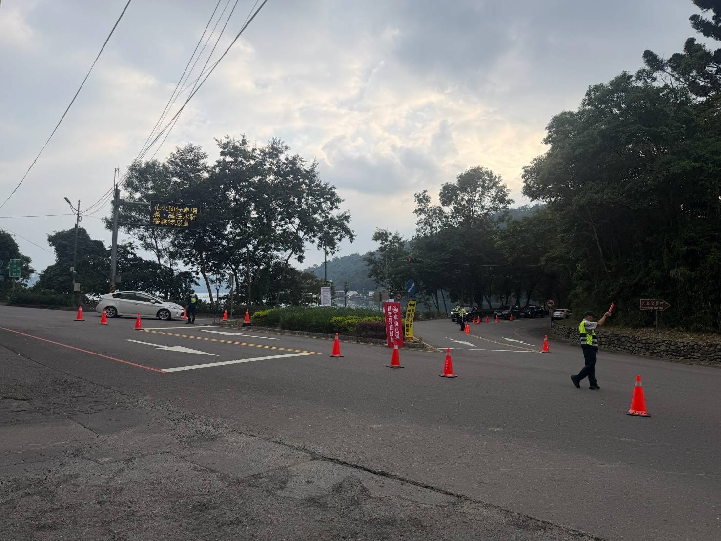 實名雙晶片守護安全 集集警同步強化交通疏導迎接萬人泳渡 實名雙晶片守護安全 集集警同步強化交通疏導迎接萬人泳渡