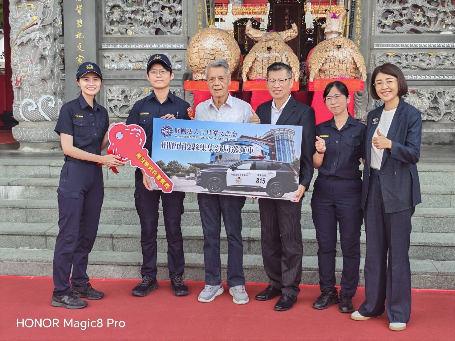 日月潭文武廟捐贈集集警分局巡邏車　齊心共維治安