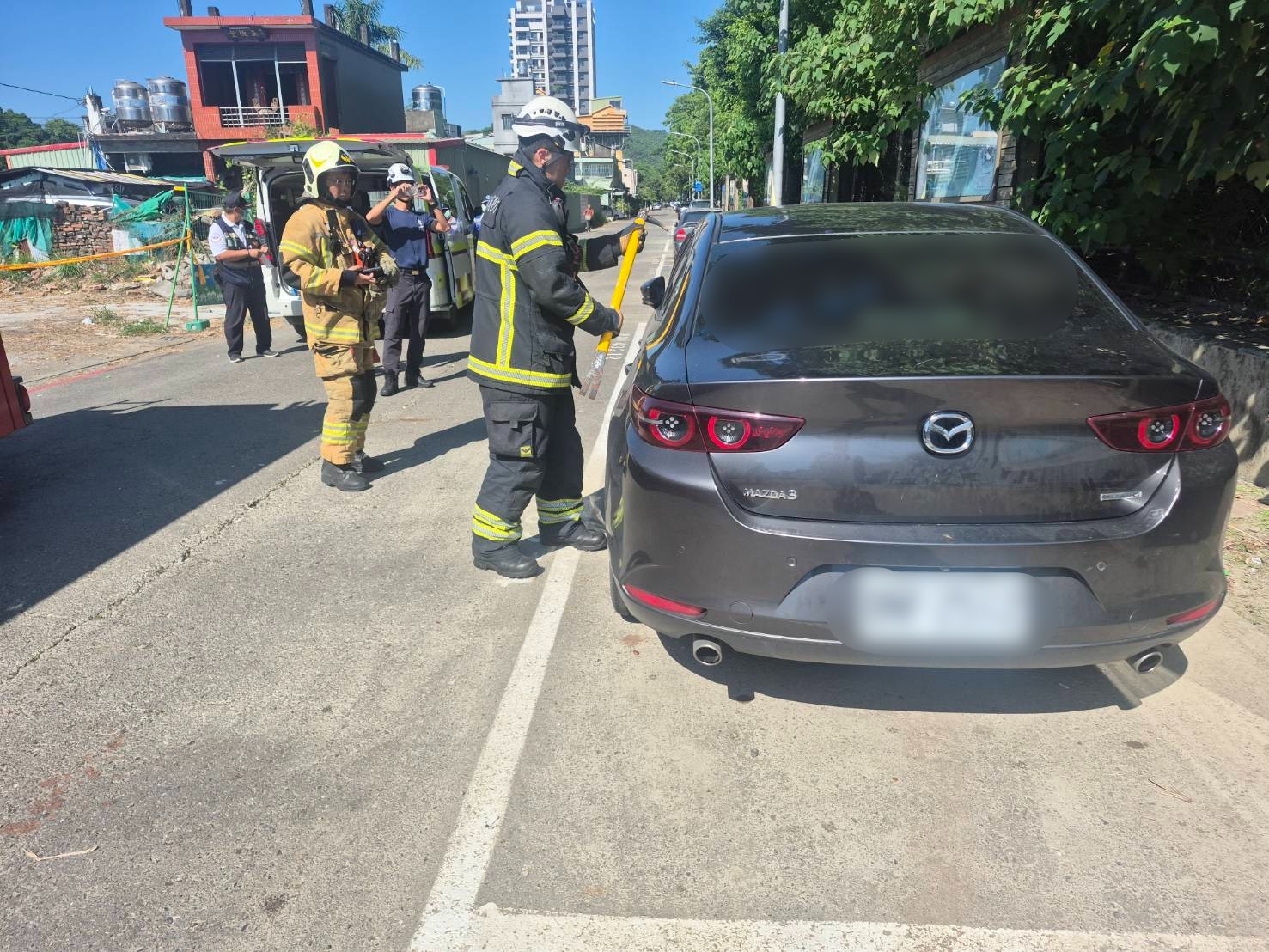 高雄1男1女陳屍車內 無外傷及打鬥跡象報請相驗 高雄1男1女陳屍車內 無外傷及打鬥跡象報請相驗