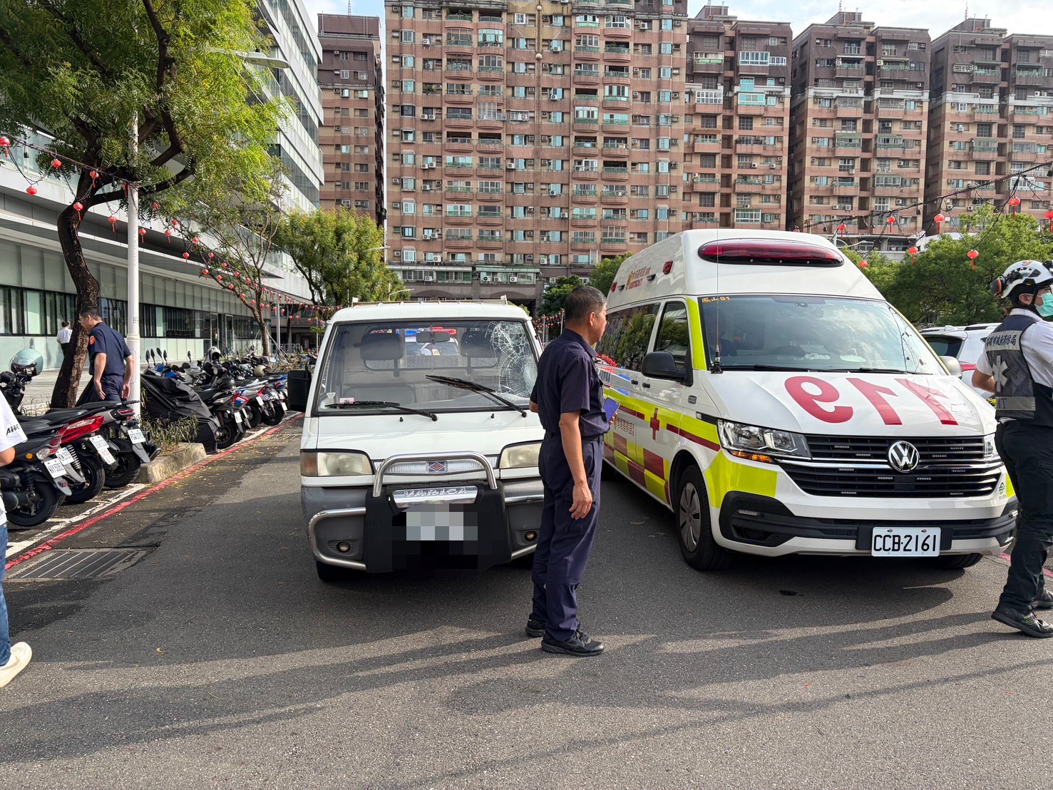 高雄螺絲業大老張土火過馬路　遭小貨車撞擊身亡