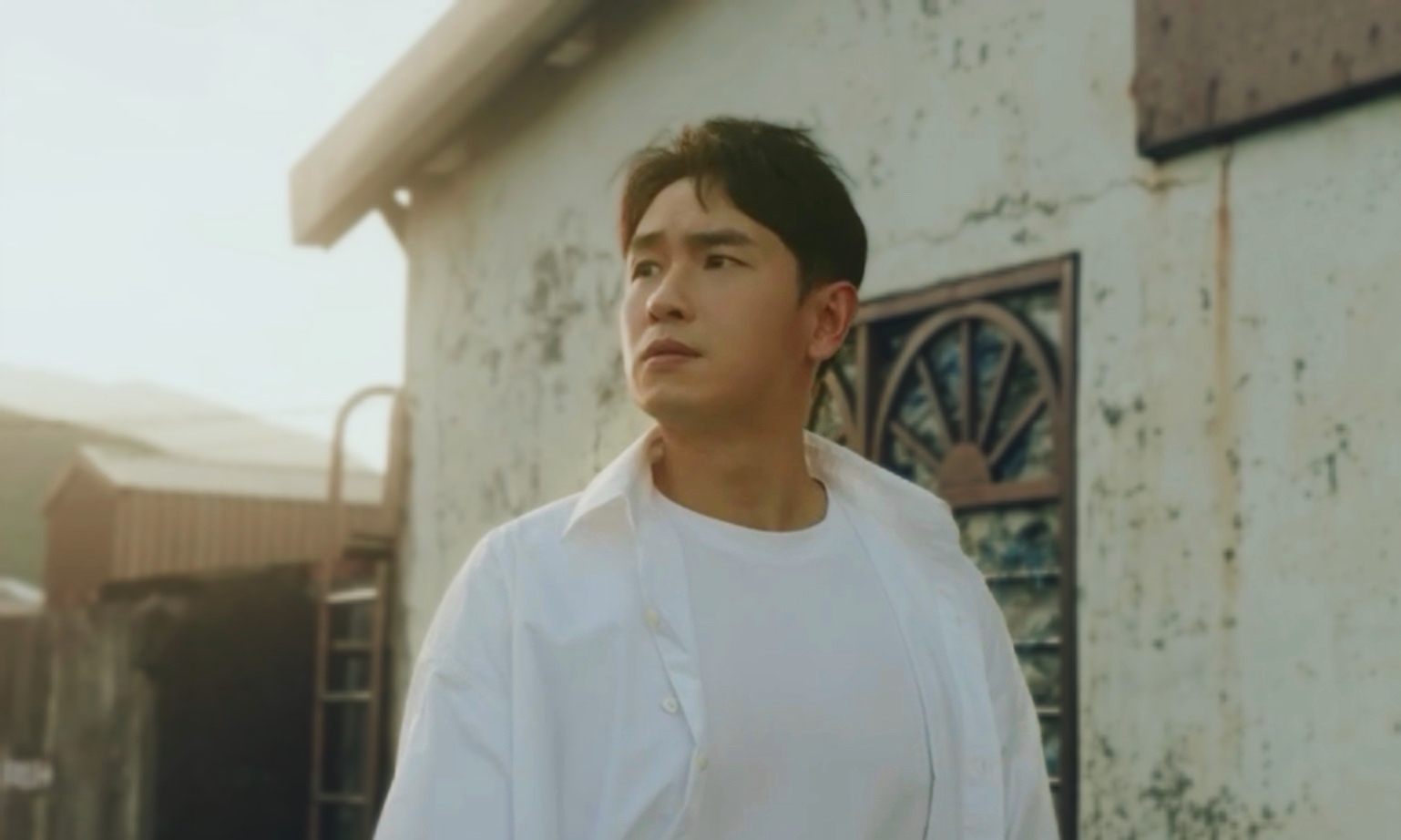 陳謙文自導自演拍 MV「空城」找嘸人 最後拍出極致孤獨 thumbnail