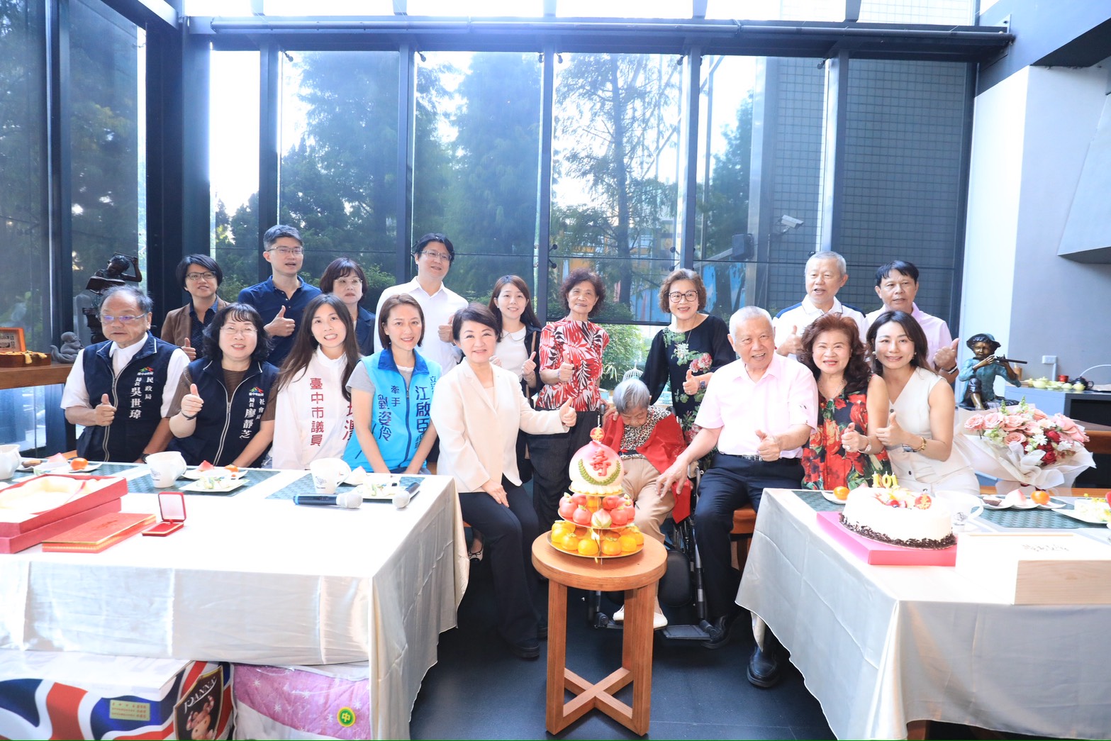 重陽歡聚幸福滿堂！　盧市長探訪大雅百歲奶奶祝福「松柏長青」