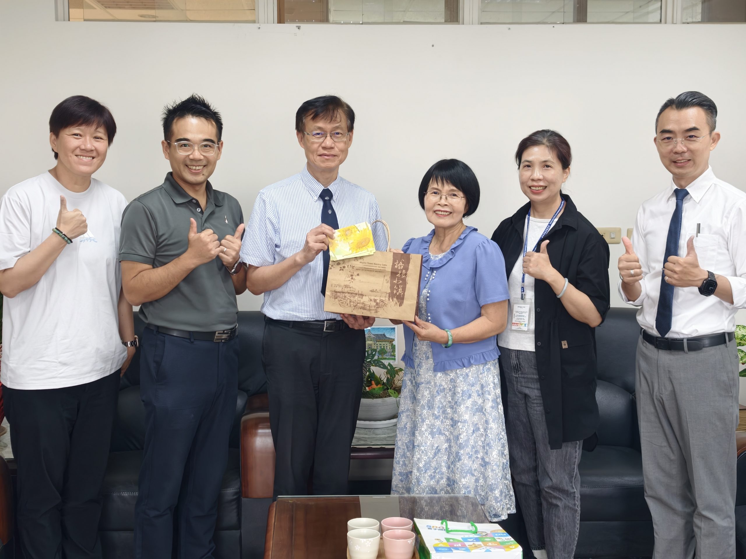 中市善心人士捐助50萬元支持「2026向陽教育獎」　教育局長感謝善舉傳遞溫暖力量