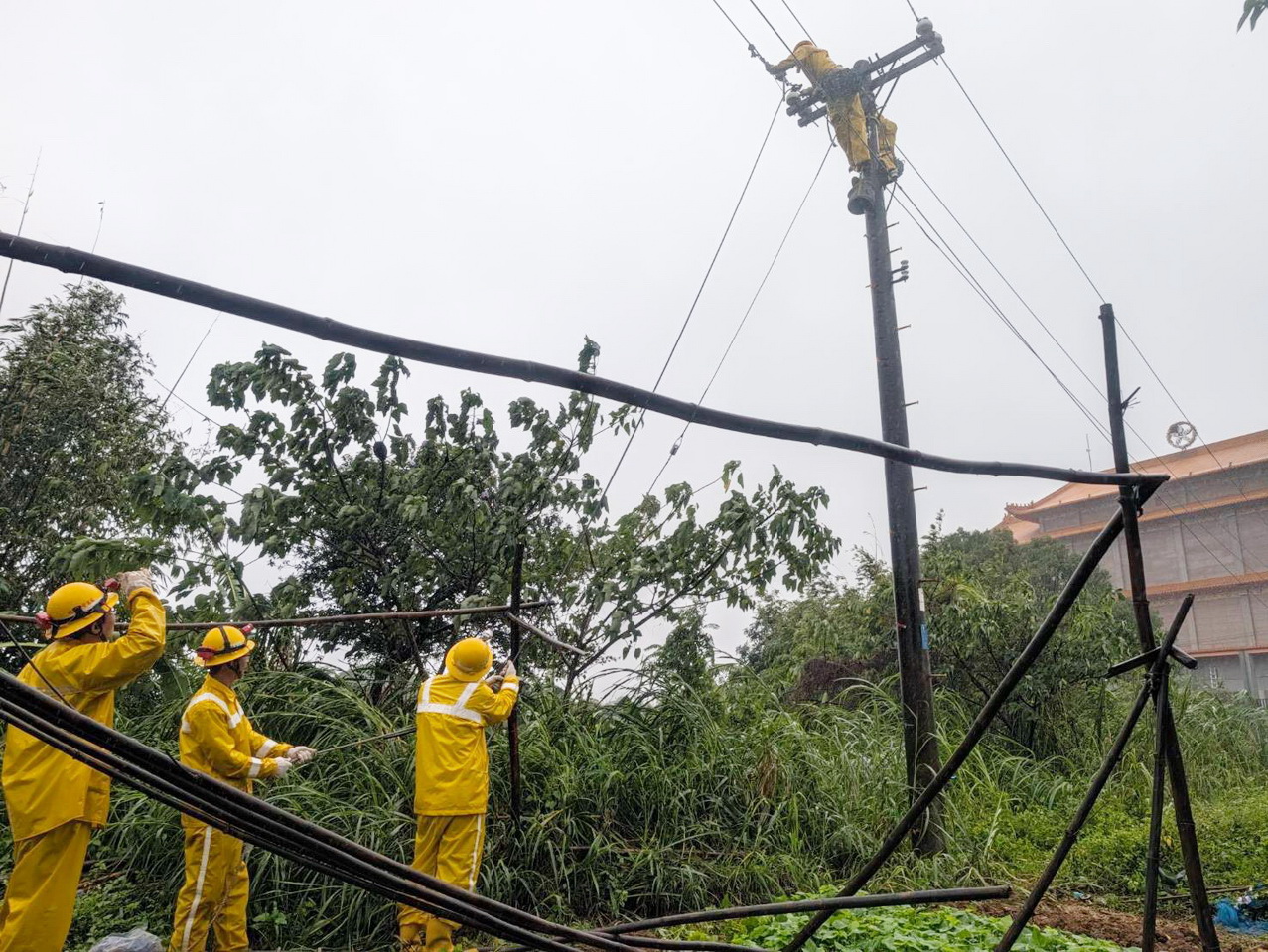 颱風停電復電率達93％ 台電桃園區處風雨中搶修守護民生