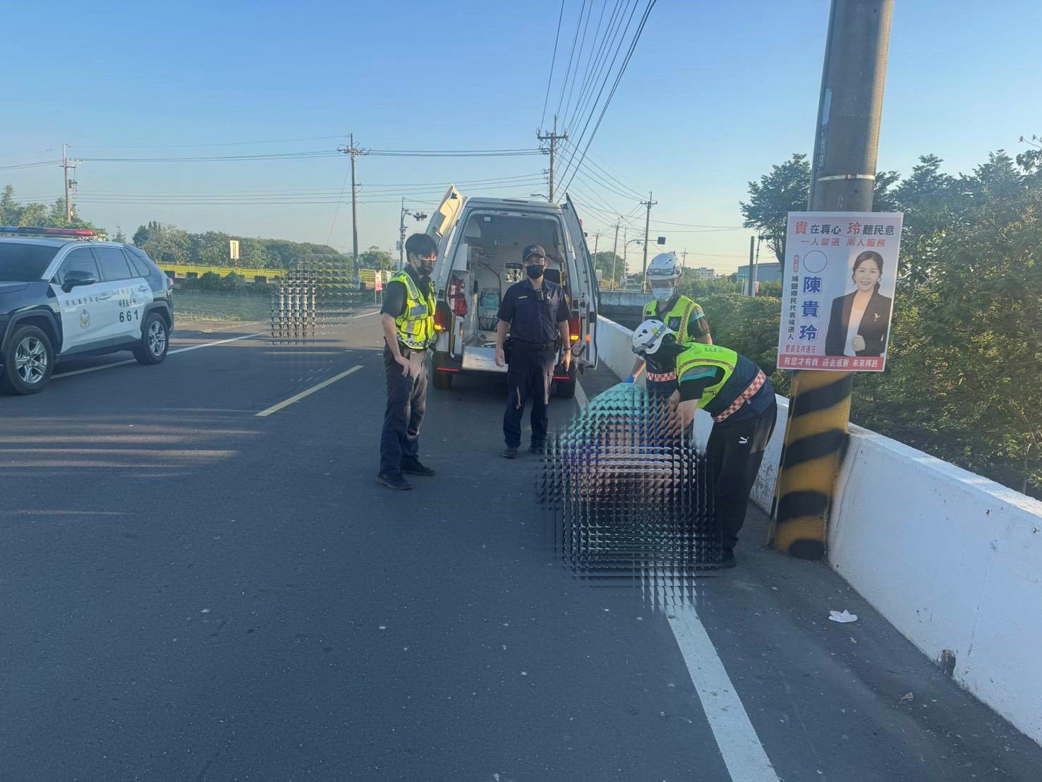 溪警熱心救援路倒民眾　警消合力送醫化解危機