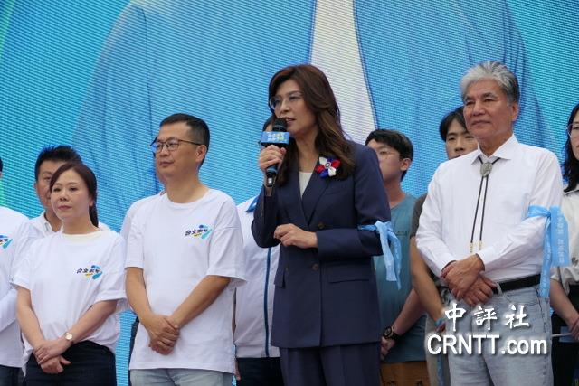 鄭麗文高呼選蔣萬安 對抗人造洋流 “燕子、禿子、漢子”合體助威 鄭麗文高呼選蔣萬安 對抗人造洋流 “燕子、禿子、漢子”合體助威