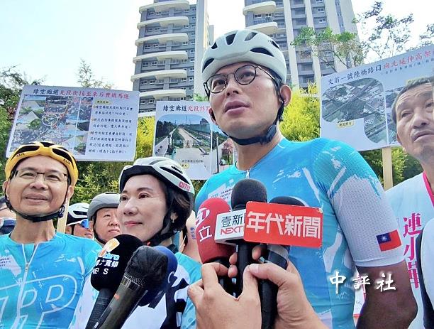 與蔣萬安直播 黃國昌:議題不設限 與蔣萬安直播 黃國昌:議題不設限