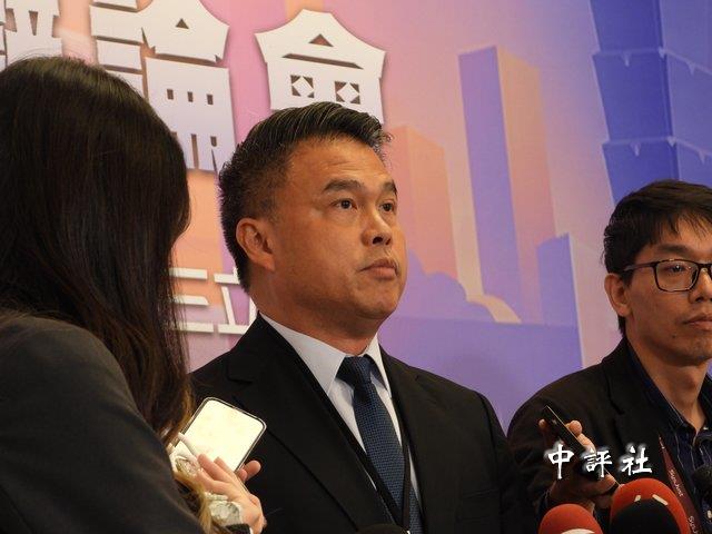 民眾黨出席辯論挺蔣萬安　藍白合抗沈伯洋