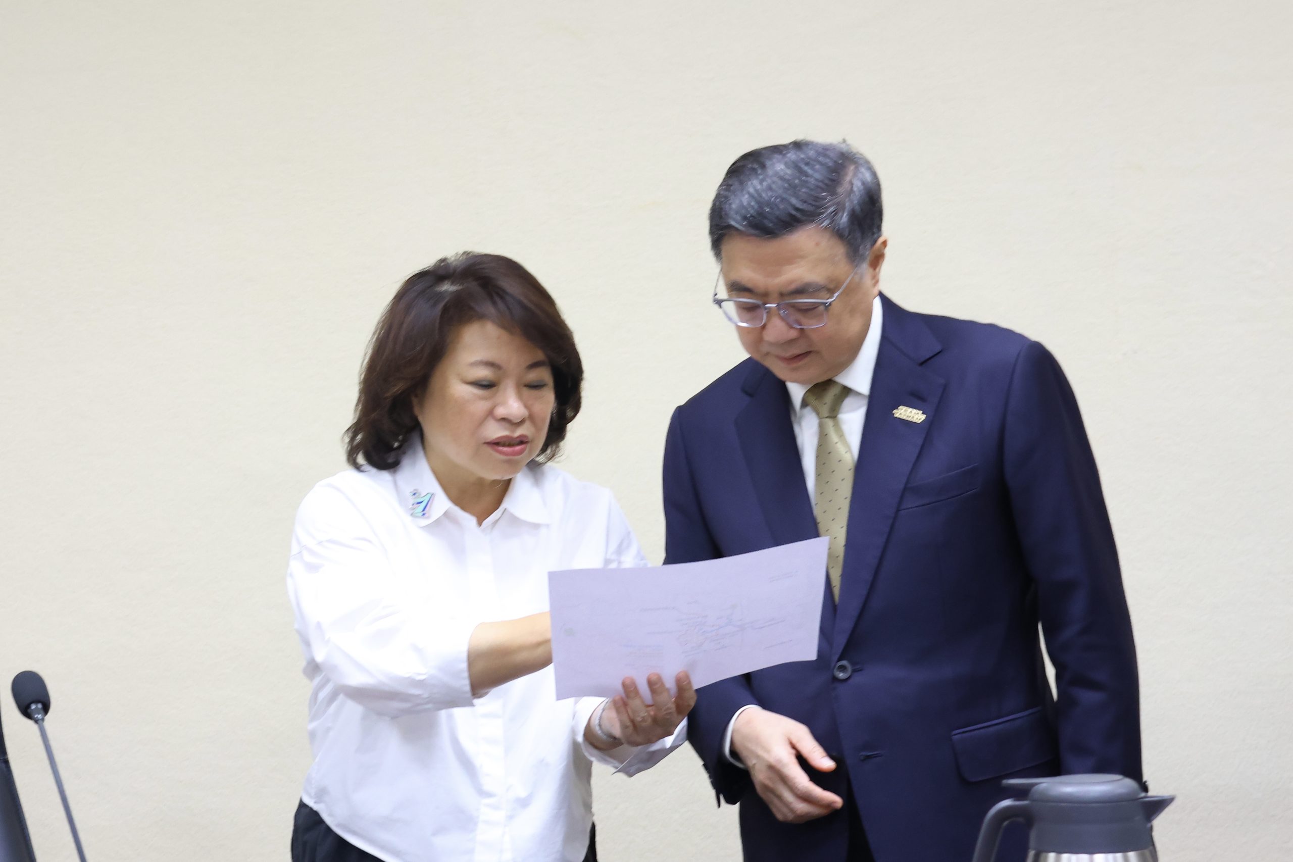 嘉義高鐵聯外軌道等21年 黃敏惠赴行政院爭取獲3項結論 嘉義高鐵聯外軌道等21年 黃敏惠赴行政院爭取獲3項結論