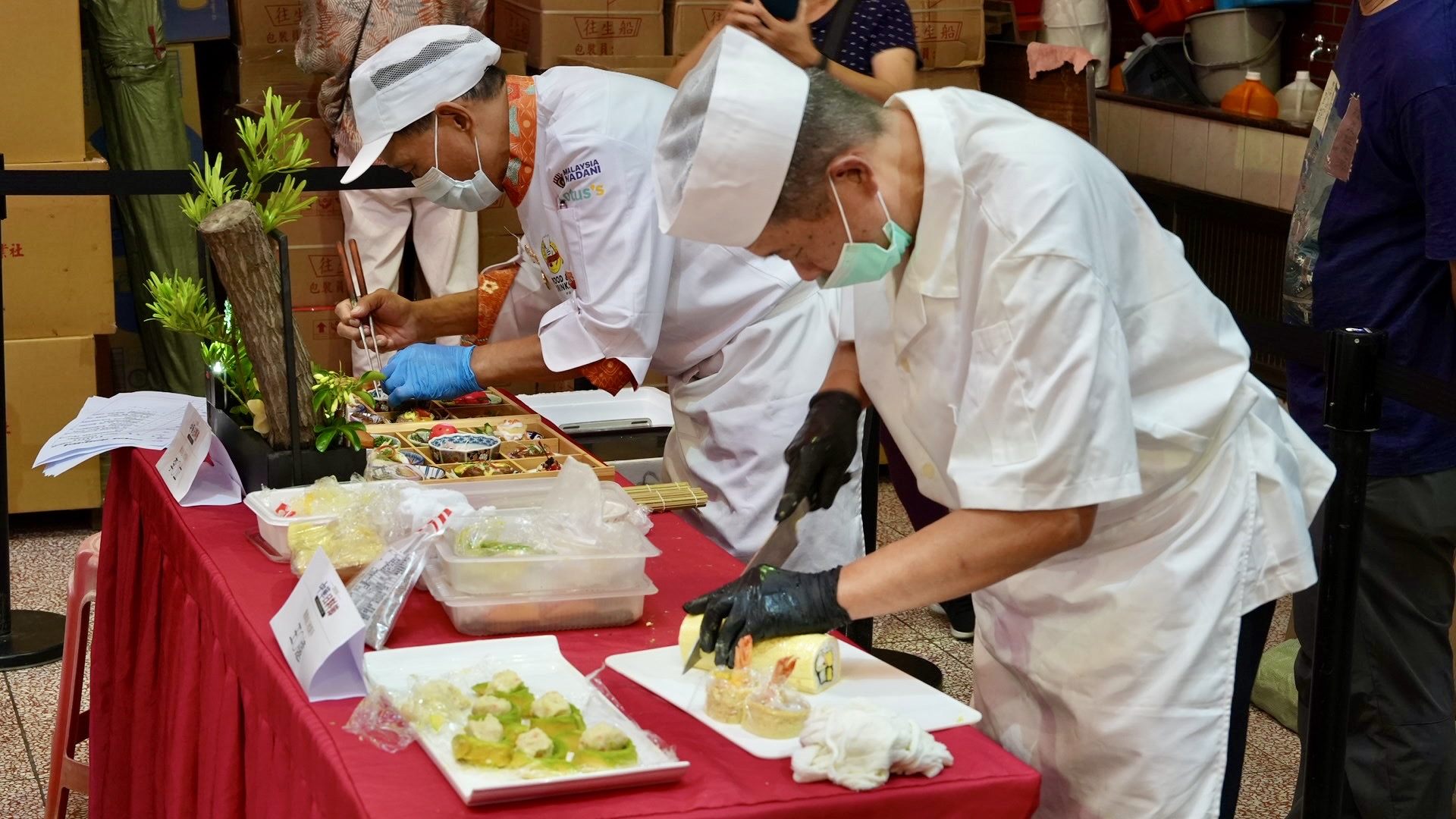 日料職人秀刀工！臺北中華日料節登場　冷菜擺盤拚創意
