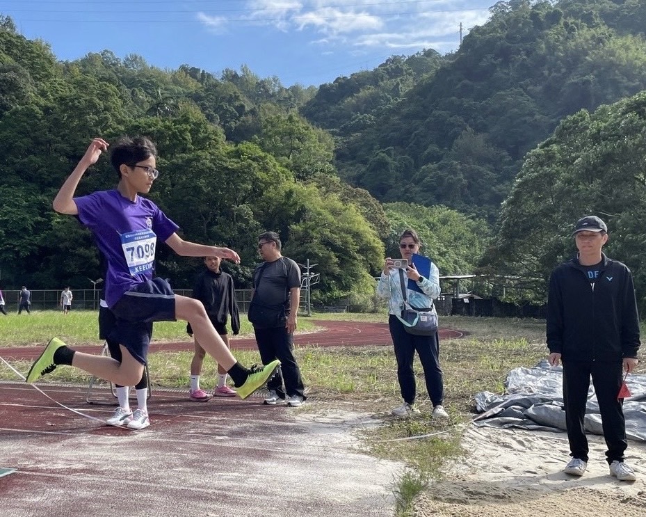 基隆基層田徑對抗賽延期登場　近百隊齊聚南榮國中競技