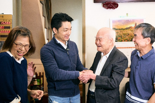 北市每4人就有1名65歲長者　蔣萬安重陽拜訪百歲人瑞送祝福