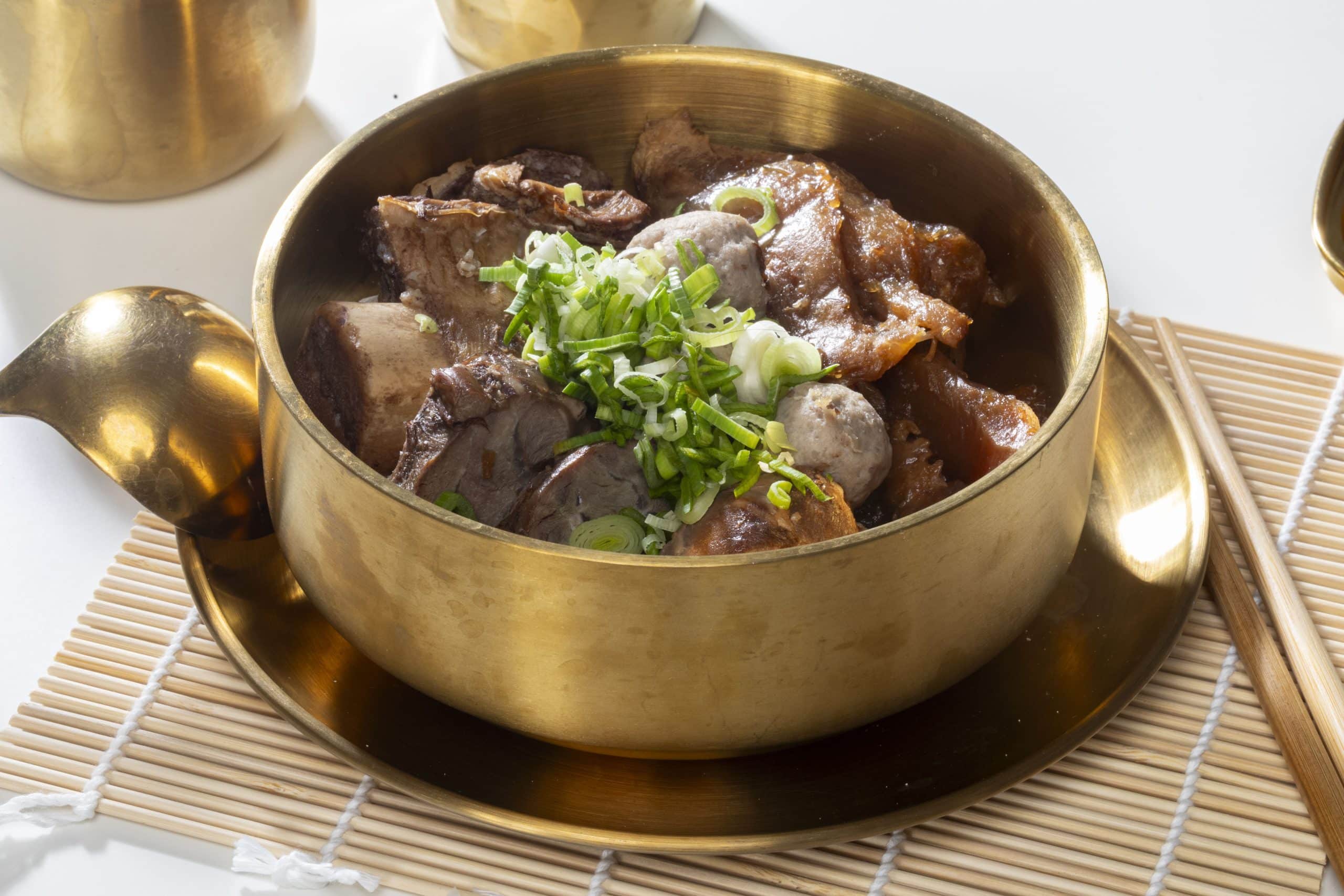 安東市場隱藏版美食　136海鮮麵以清燉牛肉麵奪金賞