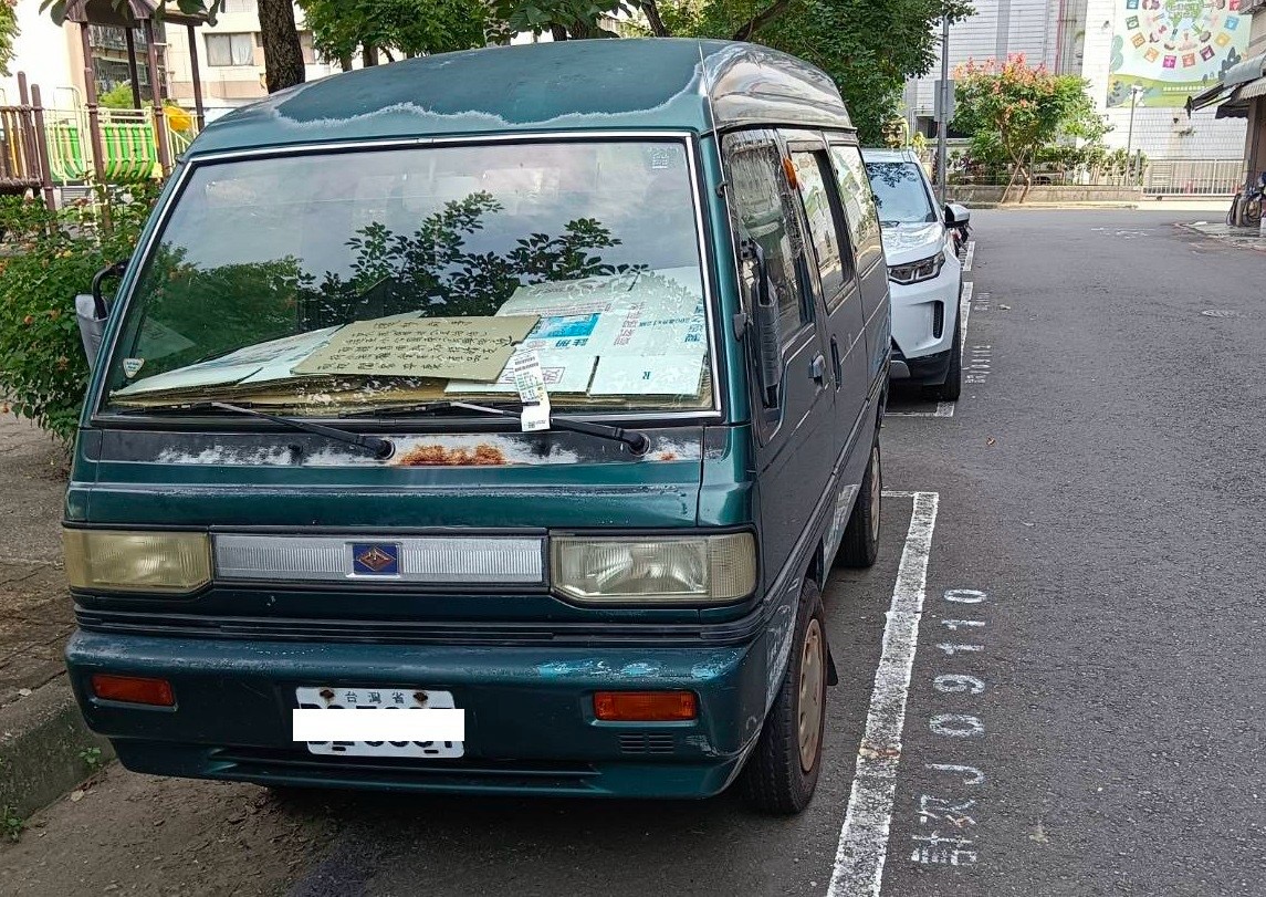 終是難逃法網　高市苓雅監理站巷弄中　揪出近3千筆違規未結霸王車