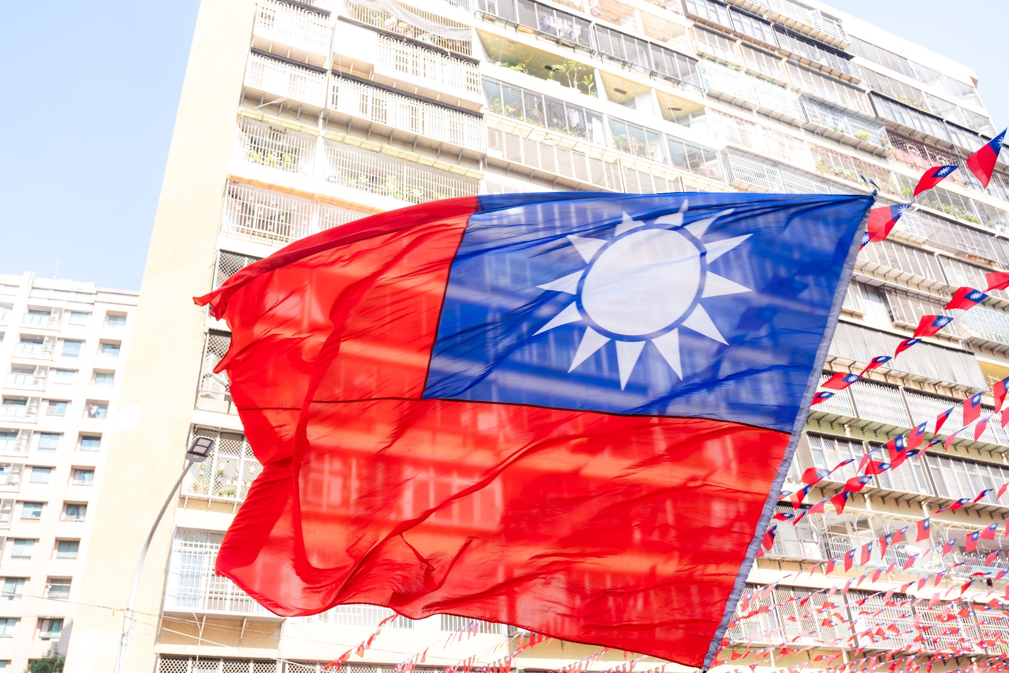 雙十國慶高雄果貿國旗旗海飛揚 　柯志恩喊話團結守護中華民國 　高雄贏、台灣就會贏