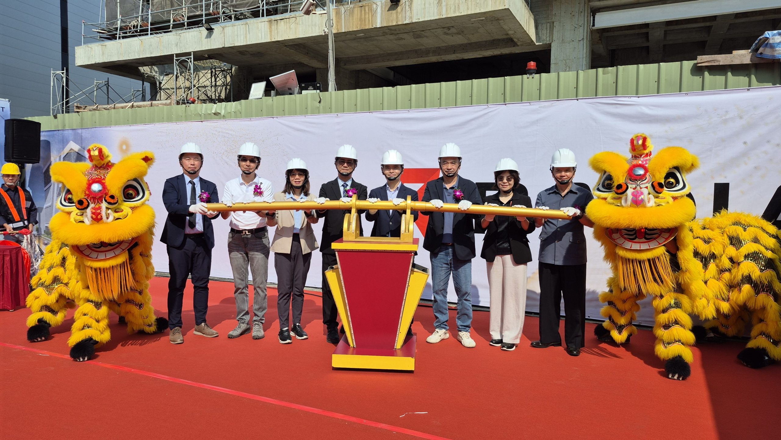 瑞儀光電持續深耕高雄 　新建廠房今上梁 　估創造300個就業機會